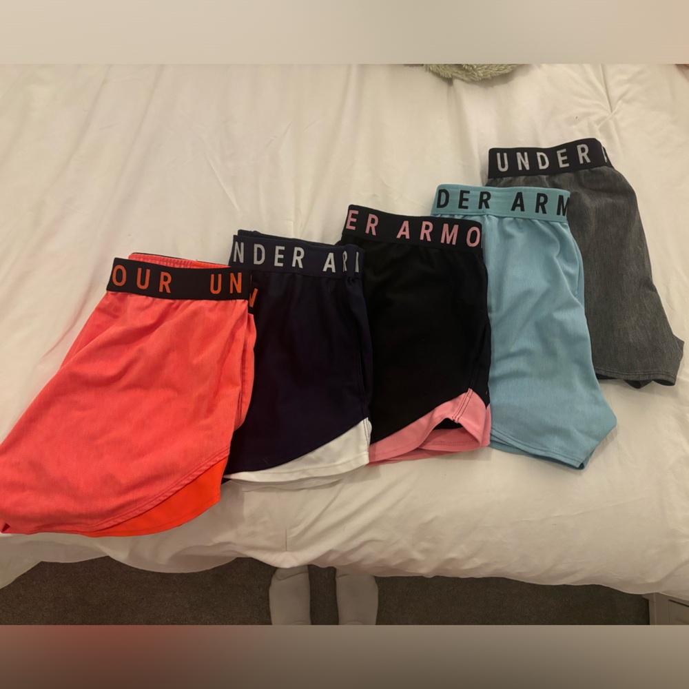 UNDER ARMOR SIZE S/M SHORTS (BUNDLE 5 PAIR)